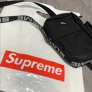 Supreme shoulder bag (ss18)